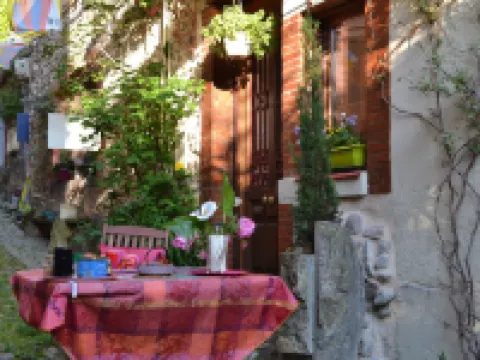 Les Ateliers d'Art Modiste et Formier Hotels in Roanne