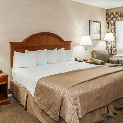 Quality Inn Castleton Hôtels à proximité de : The Keystone Fashion Mall