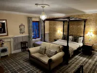Highland Bear Lodge & Luxury Bear Huts Hotels in Drumnadrochit