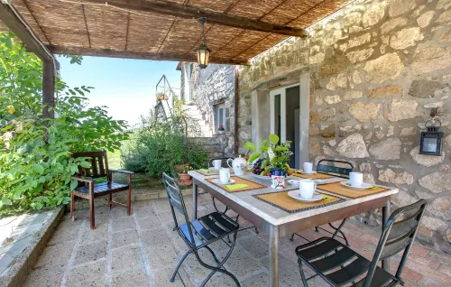 Casa del Piano Valle dei Calanchi in Front of Civita di Bagnoregio