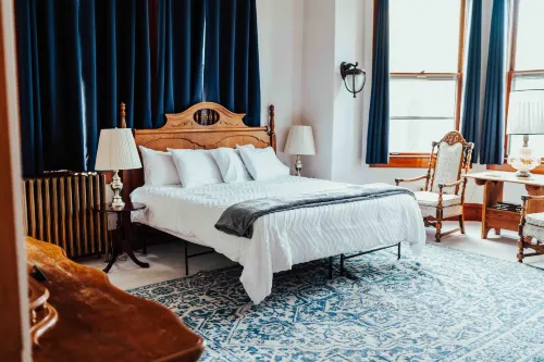 Town Hall Inn Hotels in Lead