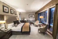 Parklands Hotel & Country Club Hotels in Гіффнок