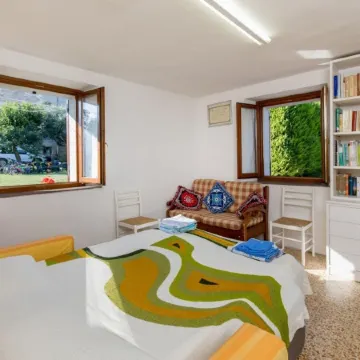GuestHost - Borgo Santa Lucia Apartment with Private Parking & Garden