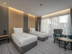 The Grandeur Hotel