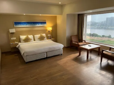 ริเวรา สาโรวาร์ พอร์ทิโก อาหมัดาบัด โรงแรมใกล้สะพานเนห์รู