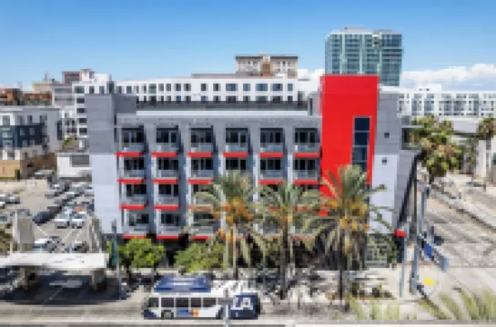 โรงแรม Mai ดาวน์ทาวน์ลองบีช