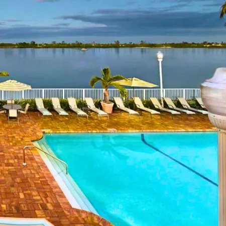 Fairfield Inn & Suites Palm Beach