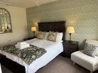 Blenkinsopp Castle Inn Hotels in Featherstone