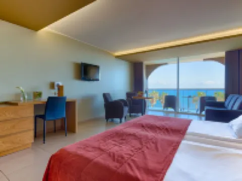 The Views Oasis Hotels in Canico