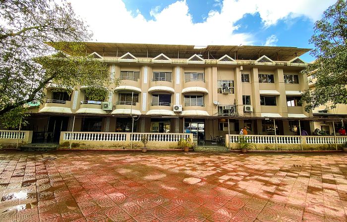 Aron Resort Lonavala - Near Old Mumbai Pune Highway