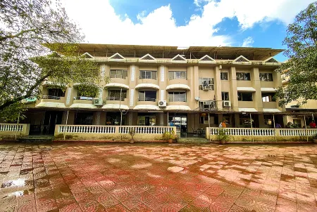 Aron Resort Lonavala - Near Old Mumbai Pune Highway Отели рядом с достопримечательностью «Шри Нарайяни Дхэм Темпл»