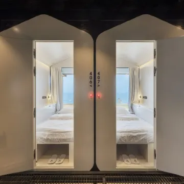 The O Pod Capsule Hotel Hotels near Meir Park