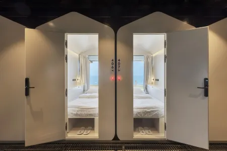 The O Pod Capsule Hotel Отели в г. Тель-Авив