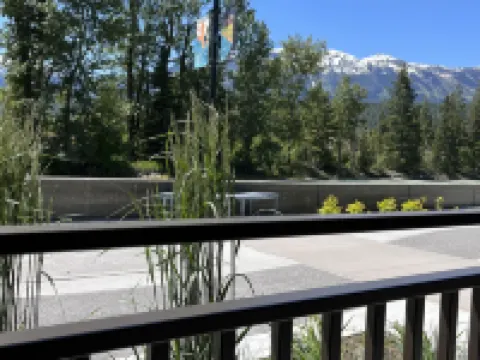 Rooms at Riveredge Hotels in Golden