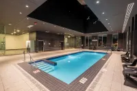 Hotel Courtyard by Marriott Montréal-Brossard - Pools