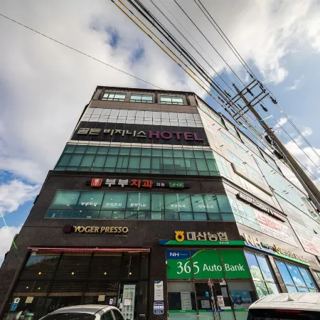 Golden Business Hotel