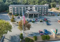 Yosemite Southgate Hotel & Suites - parking