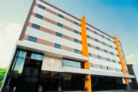 Megal Suites Hotel Hotels near Parada de Taxi - Terminal Ciudad del Este