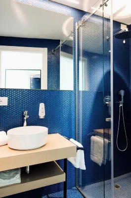 آير رومز روم إيربورت باي هيلوسكي Photos