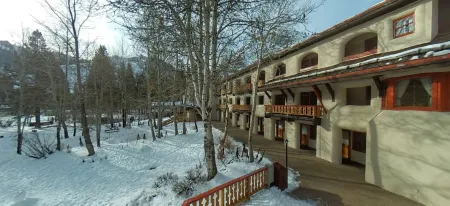 GetAways at Olympic Village Inn Отели рядом с достопримечательностью «Squaw Valley Ski Area»