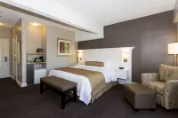 Sherwood Inn Hotels in Muskoka Lakes