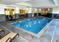 Comfort Suites Jackson I-40 - Pools