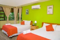 Banana Palms Hotel