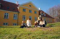 Broløkke Herregård Hôtels à : Bagenkop