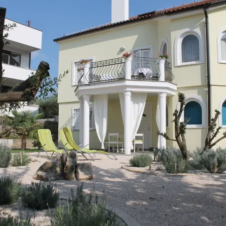 Villa Mandolina Apartments
