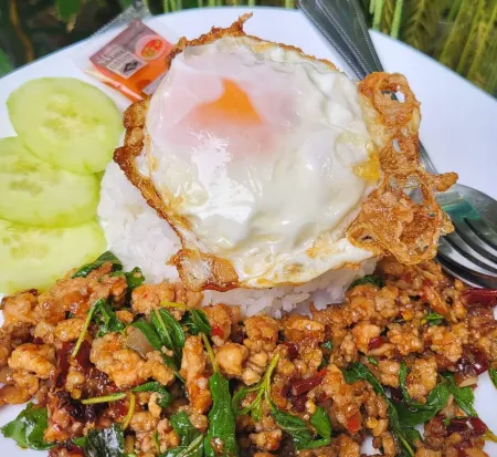 Big House Resort Отели рядом с достопримечательностью «Wat Buppharam or Wat Plai Klong»