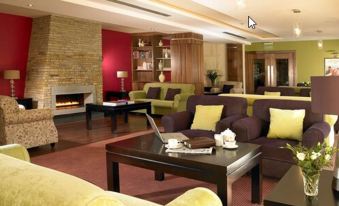 Horse & Jockey Hotel