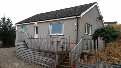 Tigh na Fraoch Hotels near Claigan Coral Beach