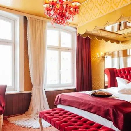 Hotel Village Отели рядом с достопримечательностью «Гамбургский военный мемориал»
