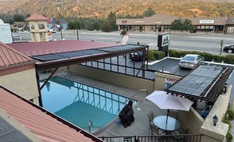 Yosemite Sierra Inn