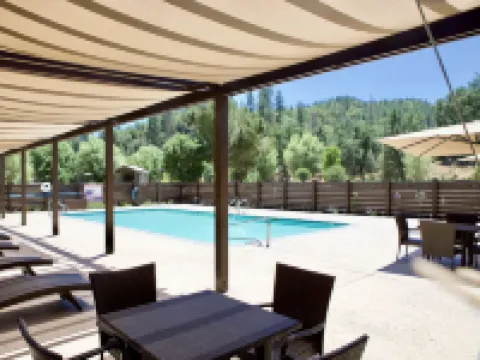 Mandala Springs Hotels in Cobb