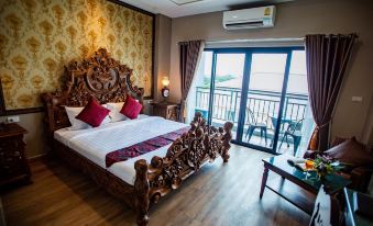 Chunlee Grand Korat