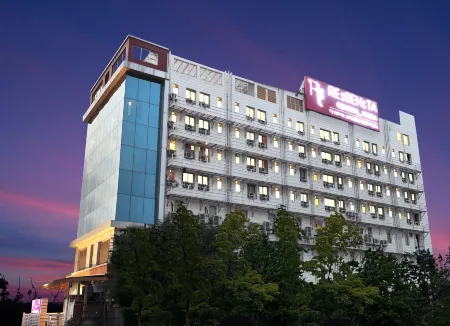 Regenta Central Noida Отели рядом с достопримечательностью «CCD nt vee FC mm be fr j.mj»