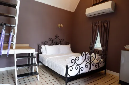 ดูเพล็กซ์, ปลอดบุหรี่, วิวสระว่ายน้ำ