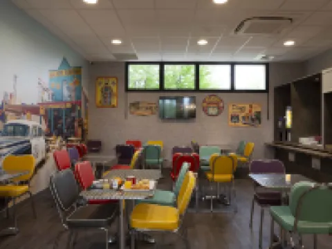 Break Hôtel Hotels in Vierzon