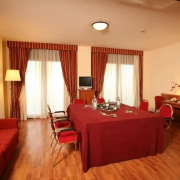 Hotel Executive Meeting & Events