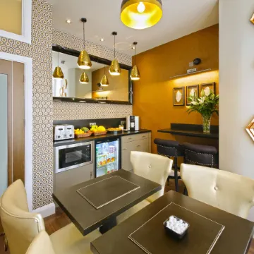 Imperial Guest House Ltd. Отели рядом с достопримечательностью «Чизик Хаус энд Гарденс»