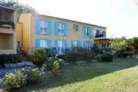 Hotel les Cavalets Hotels in Montagnac