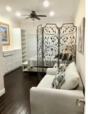 Maison Duffailly Отели рядом с достопримечательностью «Laguna Bay Nursery Inc»