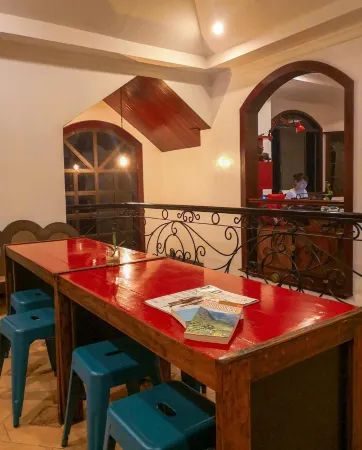 Spinning Cat Hostel Отели в г. Тагбиларан