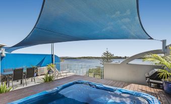 Reflections Holiday Apartments