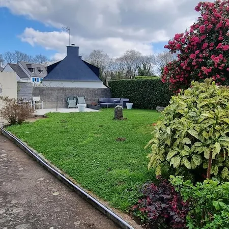 Pretty and Bright Renovated House in the Center of Trégunc with Enclosed Garden