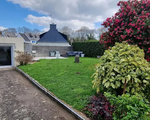 Pretty and Bright Renovated House in the Center of Trégunc with Enclosed Garden Hotels in Tregunc