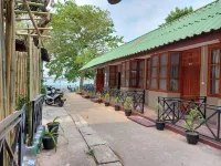 Pilgrim's Kitchen & Inn Hotel a 