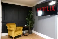 Hughes Contemporary Home in Barnstaple 반스터플 호텔