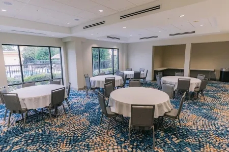 Hampton Inn Knoxville-West at Cedar Bluff Отели рядом с достопримечательностью «West Knoxville Pediatrics»